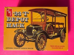 1923 T DEPOT HACK TRUCK MODEL KIT AMT ERTL 1/25 SCALE NEW IN OPEN BOX COOL LOOK!