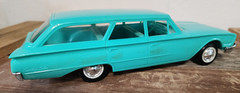 Vintage Hubley Customizing Kit Ford Country Sedan 4-way Kit #154K-170