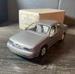 1989 Ford Taurus SHO Silver Promo Model 6054 ERTL Light Metallic Titanium
