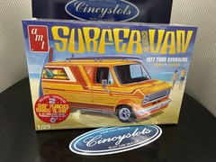 AMT ’77 Ford Econoline Surfer Van 2’n1 1:25 Model Kit Surfboards Roof Rack