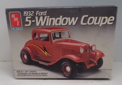 1932 Ford 5-window coupe 1:25 scale AMT 6578 model sealed bags