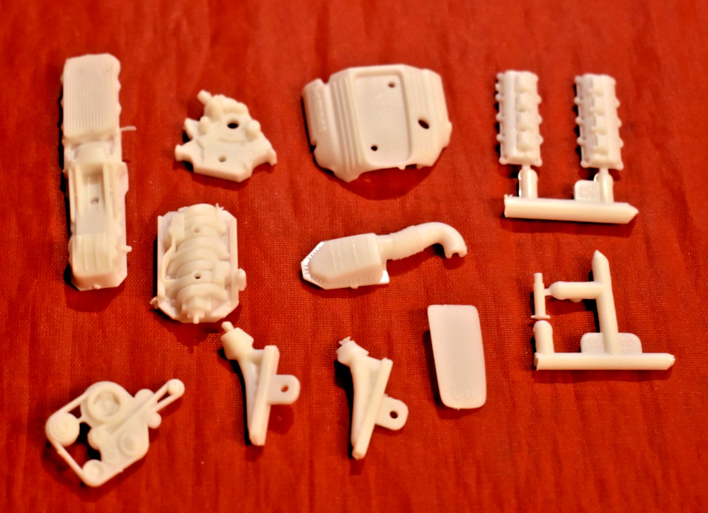 AMT 2021 Dodge Charger R/T Engine Parts 1/25