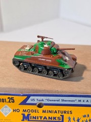ROCO HO Minitanks Z-101.25 US Tank “General Sherman” M4A3 Customized Austria (C)