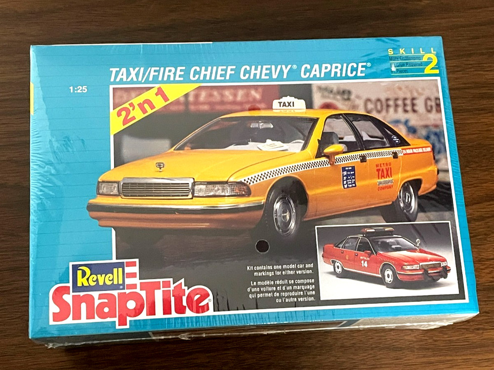 REVELL TAXI/FIRE CHIEF CHEVY CAPRICE 1:25 MODEL KIT Vintage Sealed 1993
