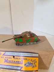 Roco HO Minitanks Z-133.39 German Tank Mark VI “Tiger II” Austria OB Customized
