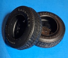 GOODYEAR POLY GLAS GT TIRES – 37 CHEVY CONV – AMT T161 – MODEL CAR KIT PARTS LOT
