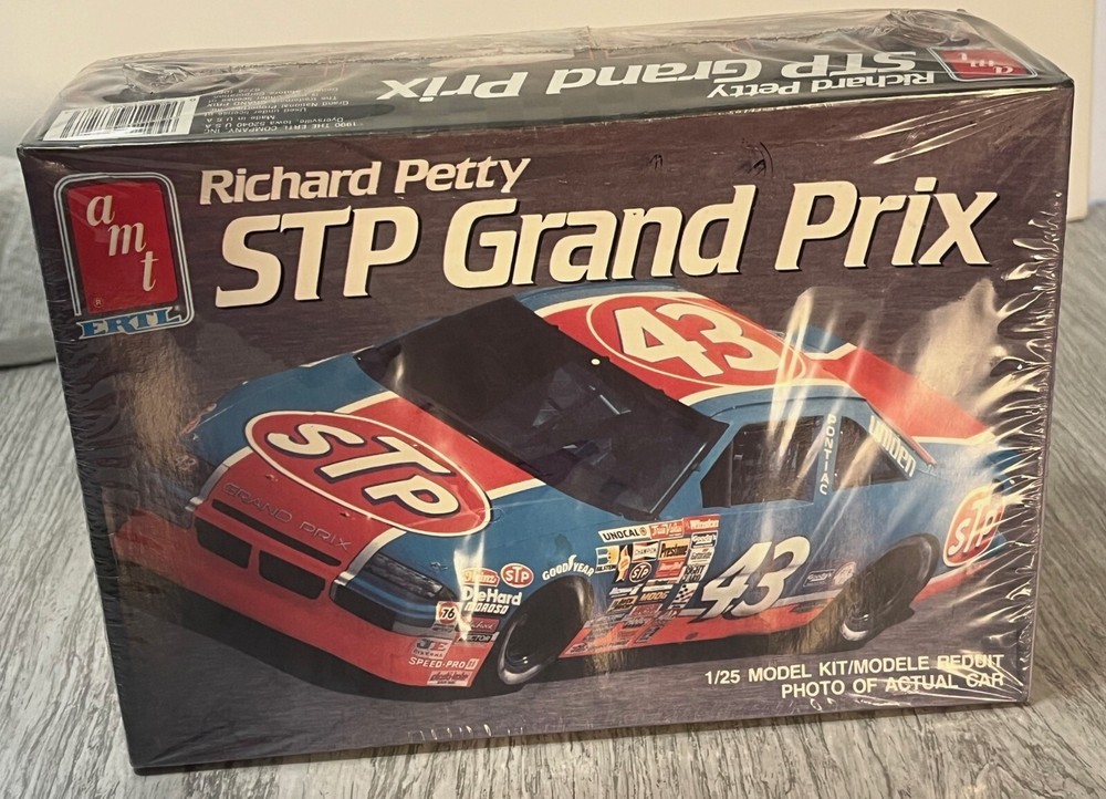 1:25 AMT Ertl Model Kit Richard Petty STP Grand Prix (FACTORY SEALED) 1990 #6728