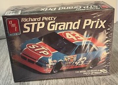 1:25 AMT Ertl Model Kit Richard Petty STP Grand Prix (FACTORY SEALED) 1990 #6728