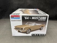 Revell/Monogram Classic Cruiser ’64 1/2 Mustang Rag Top 1:24 SC Model Kit 14019