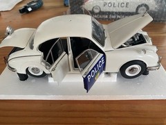 Model Icons | 1/18 | Jaguar Mark 2 | Leicestershire and Rutland Constabulary