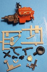 265 CHEVY SMALL BLOCK ENGINE PARTS – 56 NOMAD – REVELL 2489 – MODEL CAR KIT LOT
