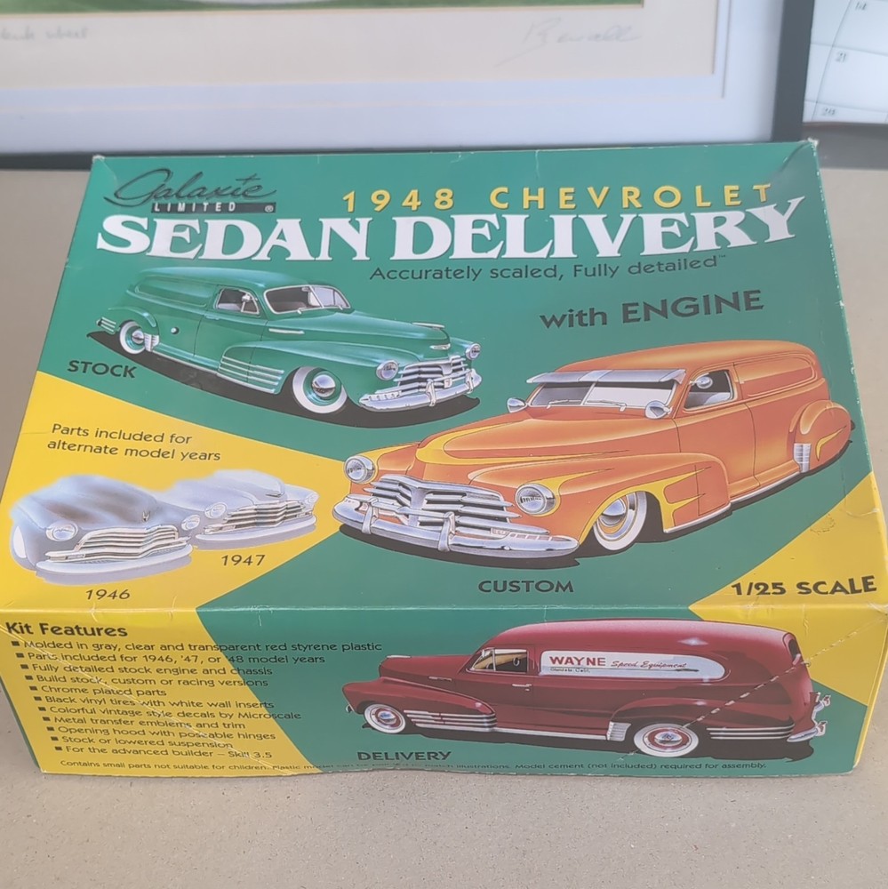 Galaxie Limited 1948 Chevrolet Sedan Delivery 1:25 Model Car Kit