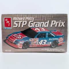 1990 AMT #43 Richard Petty STP Grand Prix 1/25 Scale Model Kit #6728-SEALED BOX