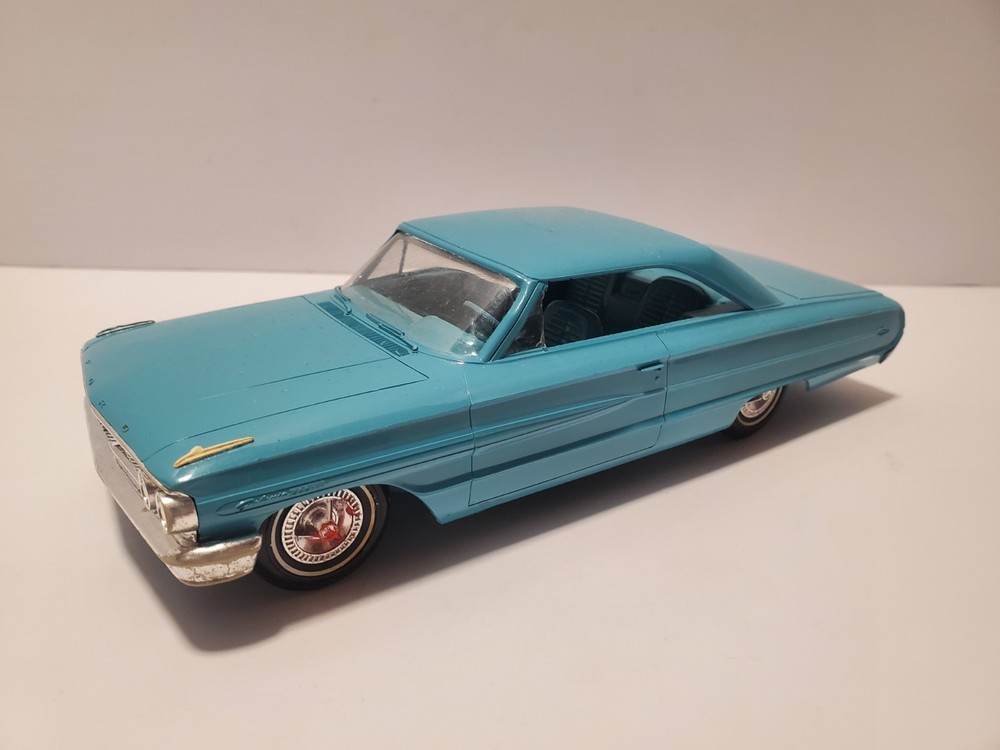 M131. 1964 FORD GALAXIE 500 XL DEALER PROMO MODEL CAR 1/25 Scale TURQUOISE