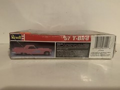 ’57 T-Bird California Cruisers Snap Together Revell 1:32 Model Kit # 6151