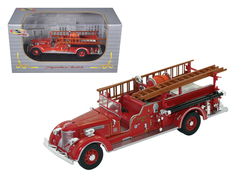 Signature Models 32400R 1939 Packard Fire Engine Truck Red 1/32 Diecast Model