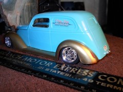 Lindberg 1:25 ’38 Custom Ford Van/Delivery Beautiful Built Old Model Car. !!