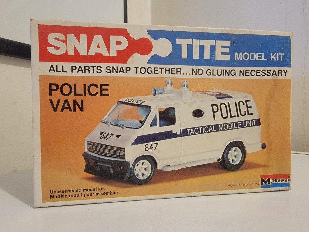 *Rare / Vintage* Monogram Snap Tite Police Van Built Model Kit “Junkyard”