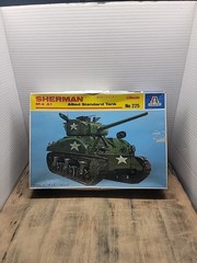 Sherman M4 A1 Allied Standard Tank. Italeri 1:35 Model Kit /0426-ys5