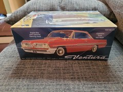 Moebius 1961 Pontiac Ventura 1:25 model car kit# 2851 1211 Factory Sealed