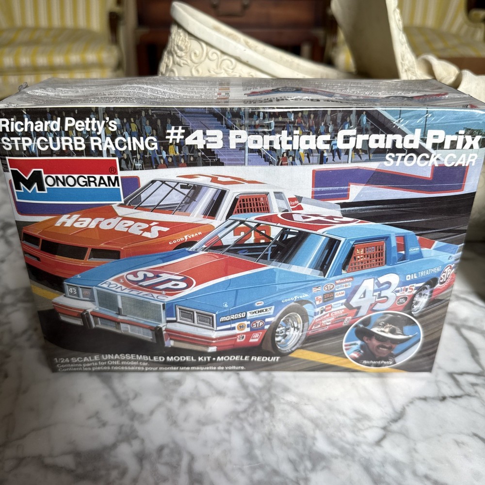Richard Petty #43 NASCAR 1980s Pontiac 1:24 Monogram Model Kit Unassembled
