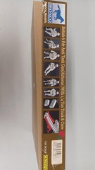 Bronco model British 1/4 airborne personnel vehicle 6 pound Collectables 17+