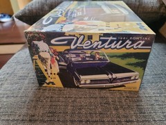 Moebius 1961 Pontiac Ventura 1:25 model car kit# 2851 1211 Factory Sealed