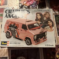 Revell Charlie’s Angels Mobile Unit Van 1:25 Plastic Model Kit H-1397 1977