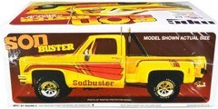 Skill 2 Model Kit 1981 Chevrolet 4×4 Stepside Pickup Truck Sod Buster 1/25 Scale
