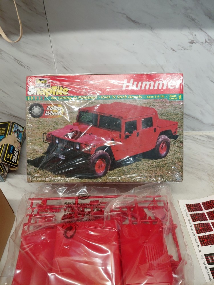 1998 Revell Monogam 1:25 scale HUMMER Model Kit 85-1907 FACTORY SEALED Bags
