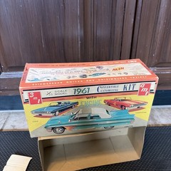 SMP 1961 CHEVROLET CONVERTIBLE CUSTOMIZING 1/25 SCALE 3 IN 1 KIT GENTLY STARTED