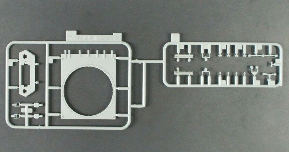 Dragon 1/35 Scale Pz.Kpfw.III Ausf.K Parts Tree F from Kit No. 6903