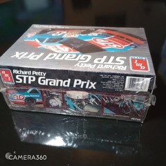 AMT Richard Petty STP Grand Prix 1/25 Model Kit #6728 Sealed Vintage