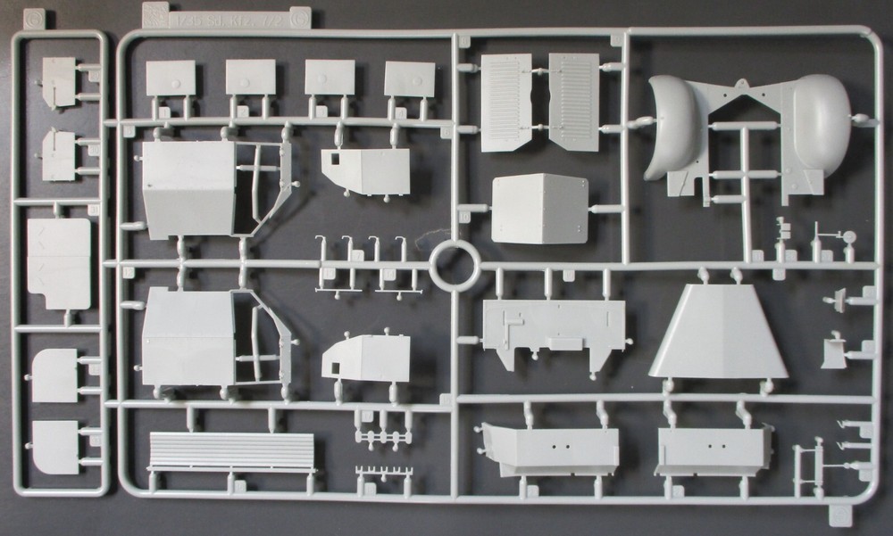 Dragon 1/35th Scale 3.7cm Flak 43 Sd Kfz 7/2 Parts Tree G from Kit No. 6553