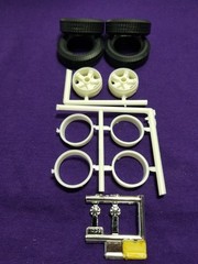 4 – REAR DAYTON WHEELS TIRES from Diamond REO Truck Tractor 1:25 AMT Model Kit