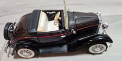 Sunnyside 1932 Ford Roadster Convertible Die Cast Black w/ Hang Tag 1:24
