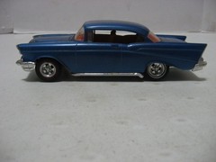 AMT/ERTL Blue 1957 Chevy Hard Top 1/25 Scale Built Model Kit #31543