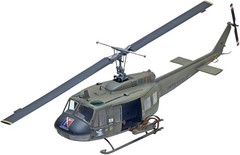 Historic UH-1D Huey Gunship Model Kit – 1:32 Scale with Detailed Crew Figures