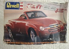 Revell Chevy SSR 1:25 Scale Model Kit #85-7691, 2003 (Open Box)