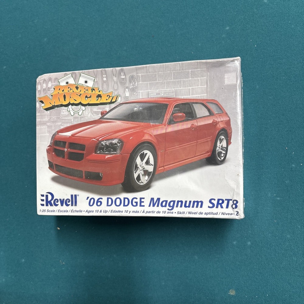 Revell 2006 Dodge Magnum Srt8 1:25 Model Kit Car Muscle SEALED See Photos