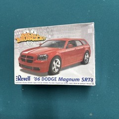 Revell 2006 Dodge Magnum Srt8 1:25 Model Kit Car Muscle SEALED See Photos