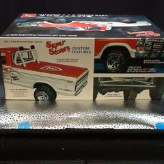 AMT Super Stones 1978 Ford 4×4 Truck Pickup Model Kit 1:25 Firestone AMT858M/12