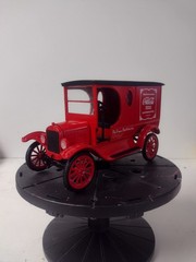Built AMT 1/25 1923 Ford Model T Coca-Cola Delivery Van Model Kit