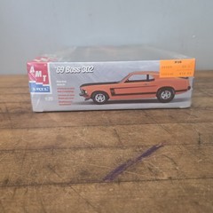 AMT/Ertl’69 Boss 302 Pre-Painted Metal Body 1998 1:25 Model Kit Sealed Mustang