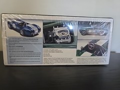 Revell Shelby Cobra 427 S/C “A” 1:24 Car Model Kit No. 85-2828 – NEW SEALED