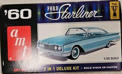 AMT 1:25 1960 Ford Starliner 2-in-1 Deluxe Plastic Model Kit Unassembled AMT604