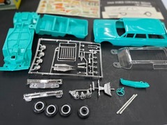 #122 Hubley 154k 1960 Ford Country Sedan Station Wagon Vintage 1/25 McM KIT NIOB