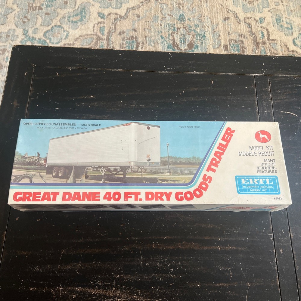 ERTL Great Dane 40 Ft Dry Goods Trailer 1:25 Scale Model Kit 8032 – New & Sealed
