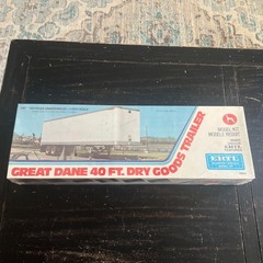 ERTL Great Dane 40 Ft Dry Goods Trailer 1:25 Scale Model Kit 8032 – New & Sealed