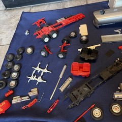 Monogram 1/32 Snap Tite Conventional Semi Trucks Trailers Lot Lots of Parts